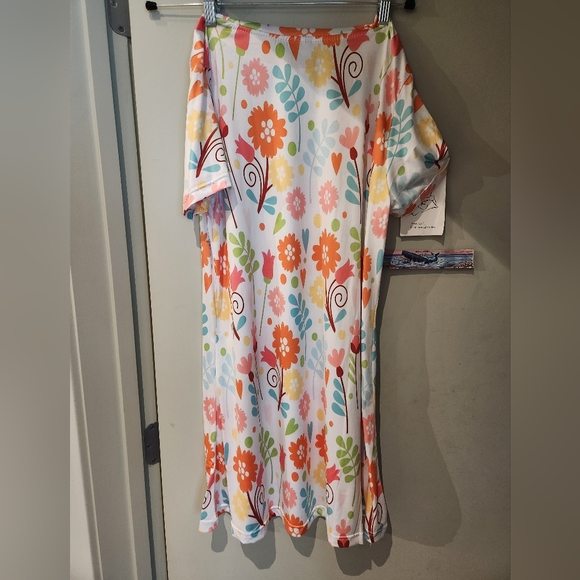 Dresses & Skirts - Brand new never worn floral dress
